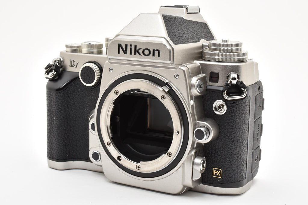★美品ショット数3,350回★ ニコン Nikon DF ボディ デジタル一眼レフカメラ ★ #8570