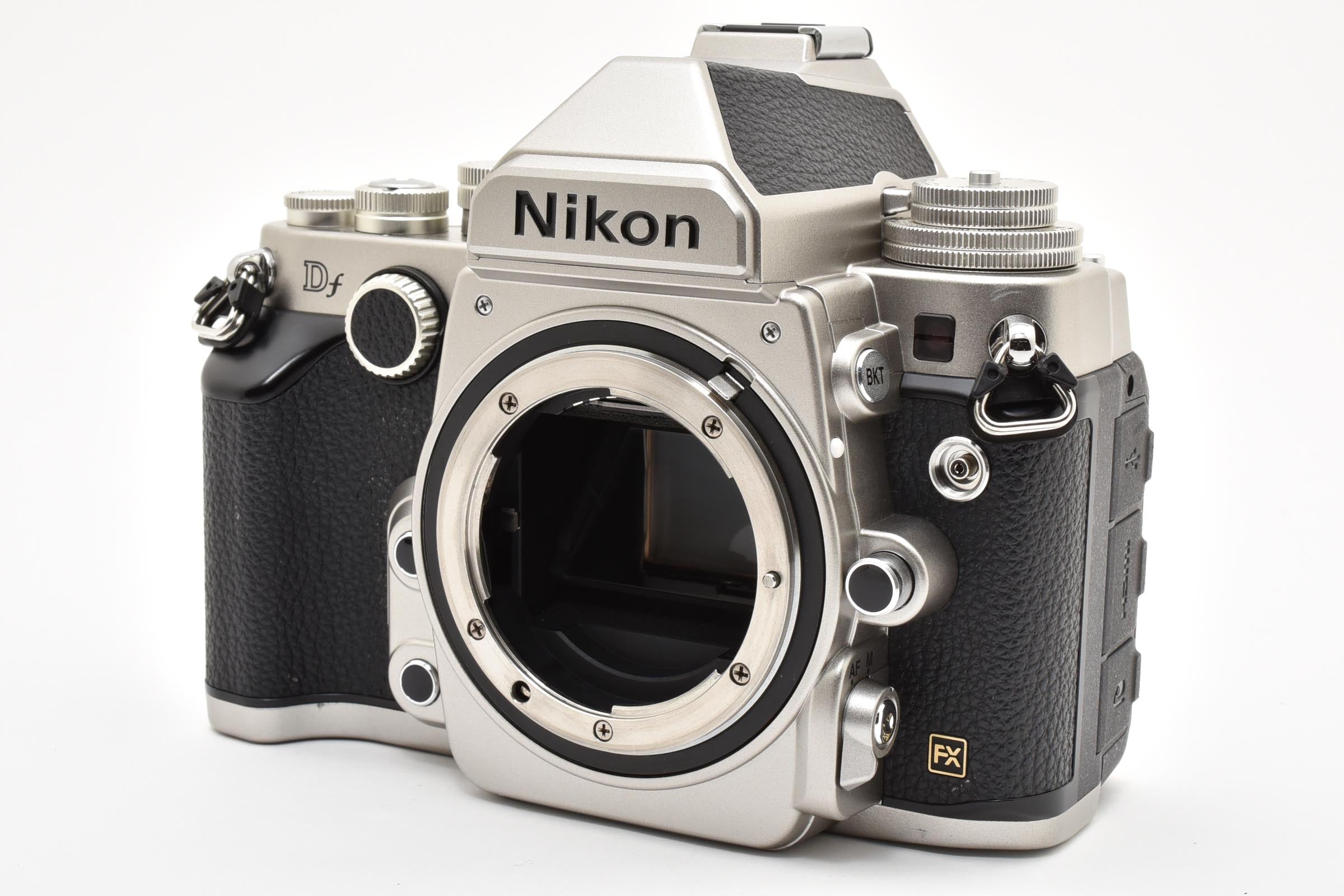 ★美品ショット数3,350回★ ニコン Nikon DF ボディ デジタル一眼レフカメラ ★ #8570