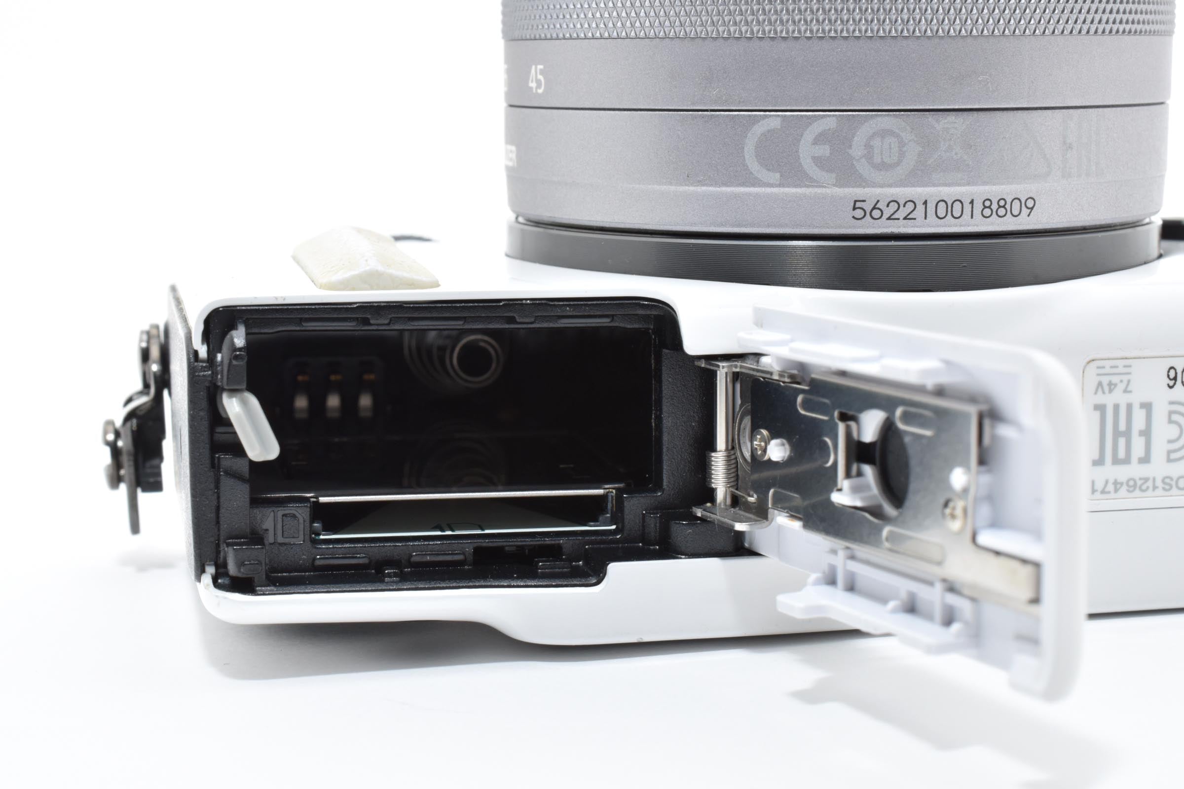 ★美品★ キヤノン Canon EOS M2 ボディ ホワイト EF-M 15-45mm F3.5-6.3 IS STM ★ L24#7060
