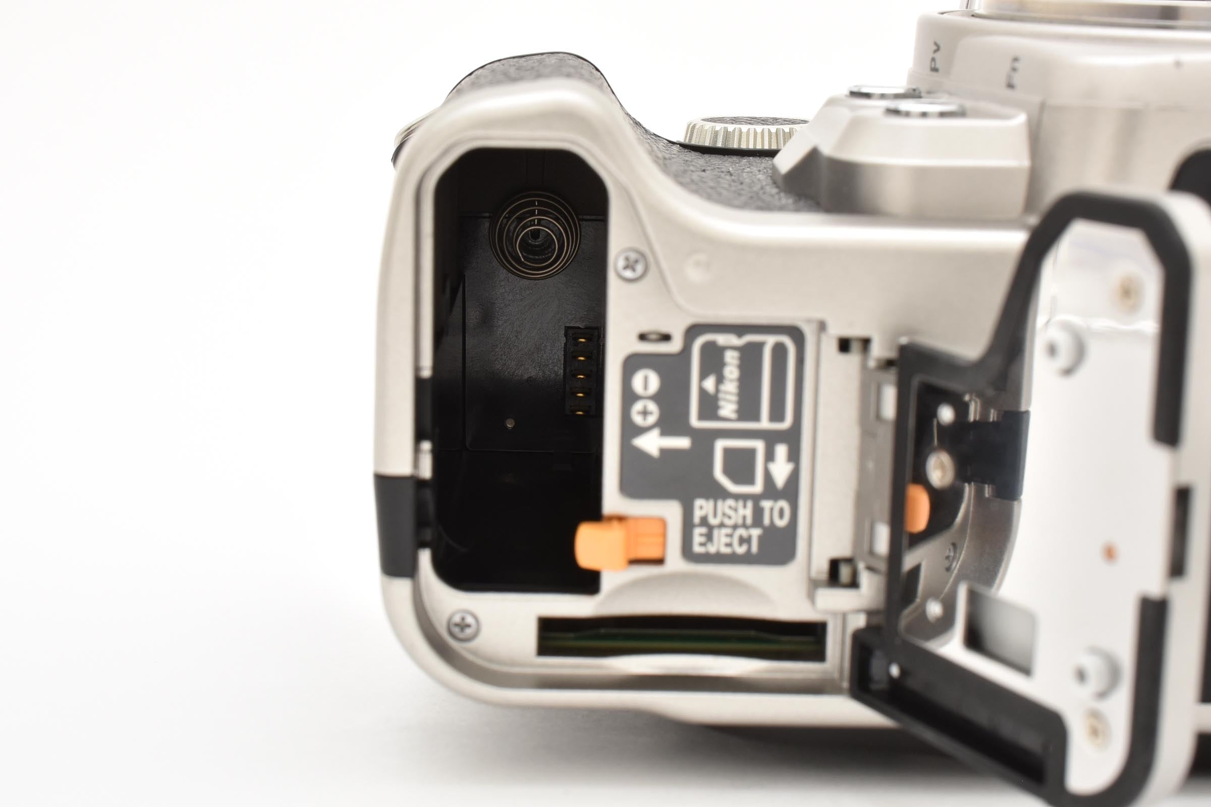 ★美品ショット数3,350回★ ニコン Nikon DF ボディ デジタル一眼レフカメラ ★ #8570