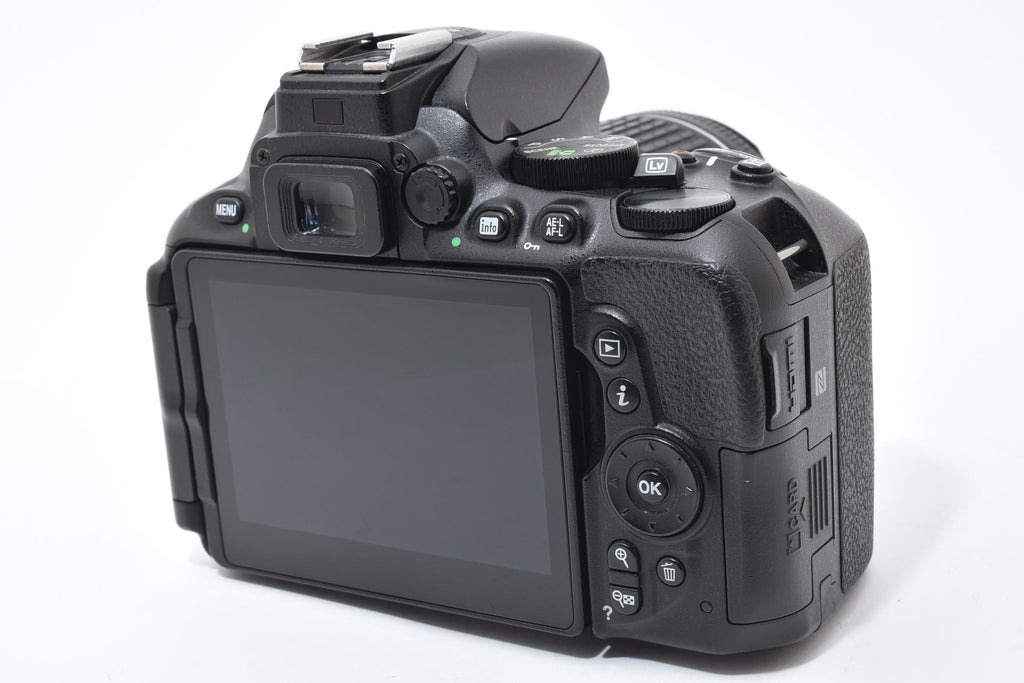 ★美品ショット数14,531 回★ ニコン NIKON D5600 18-55 VR レンズキット デジタル一眼レフ カメラ ★ L38#7664