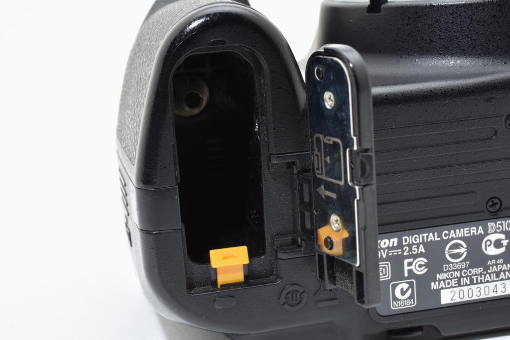 ★良品★ ニコン NIKON D5100 ボディ [ショット数31,925] デジタル一眼レフカメラ ★ L84#8077