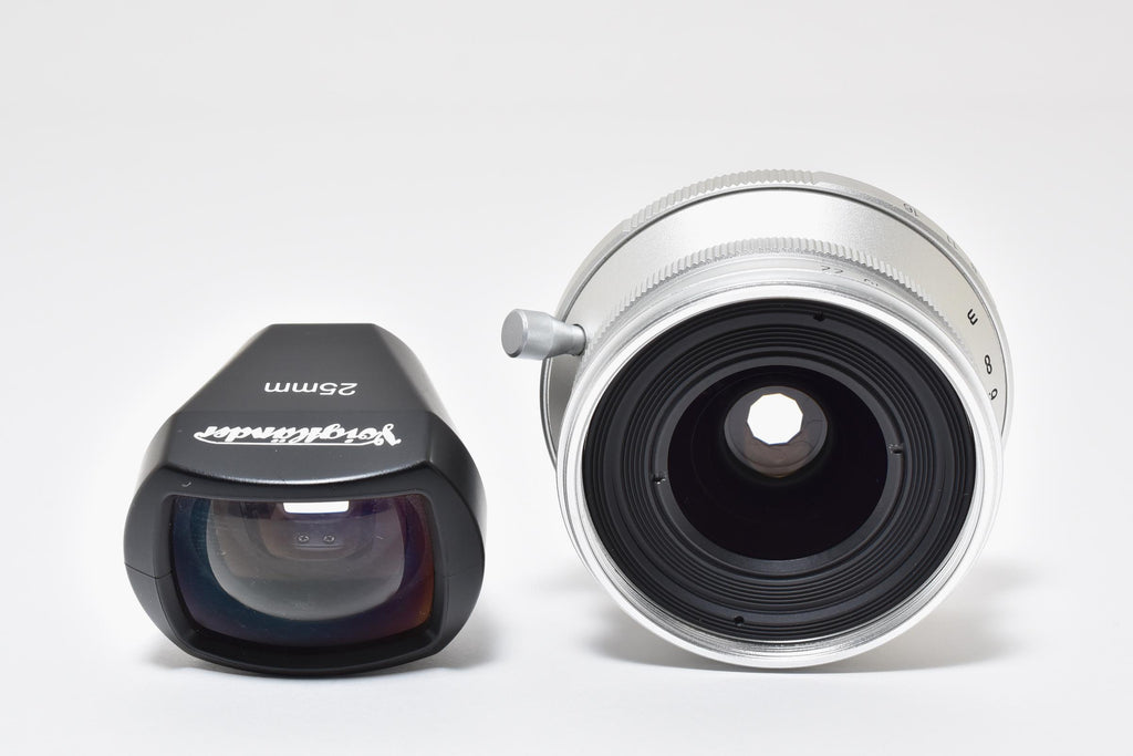 ★美品★ フォクトレンダー Voigtlander SNAPSHOT-SKOPAR 25MM F4 (ファインダー付) シルバー 単焦点レンズ 交換レンズ ★ L37#7714