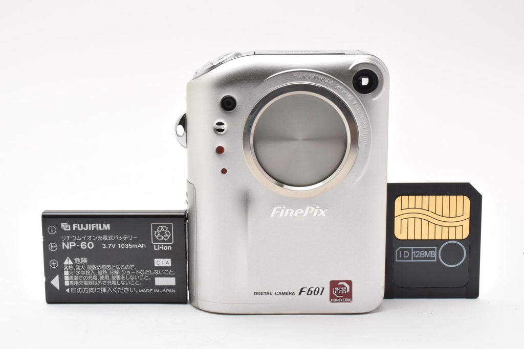 ★美品★ フジフイルム FUJIFILM FINEPIX F601 メモリーカード付 デジタルカメラ ★ #8260